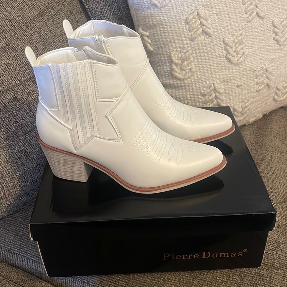 Brand new never worn Pierre dumas
